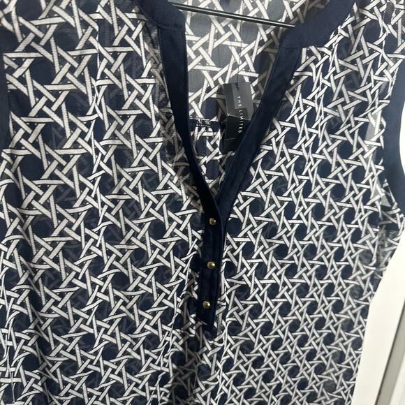 NEW The Limited Navy Blue White Sheer Printed Tank Top Size Medium - Picture 2 of 8